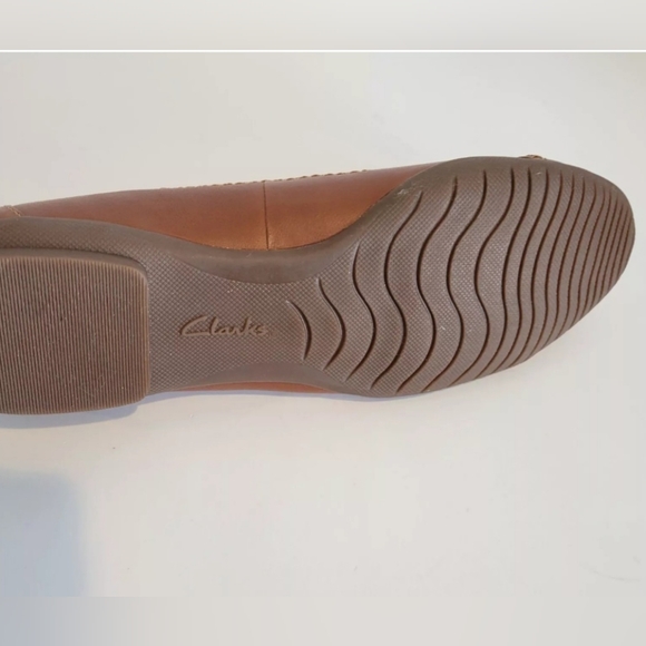 New Clarks Women's colecion Brown Leather Flats - Picture 5 of 8